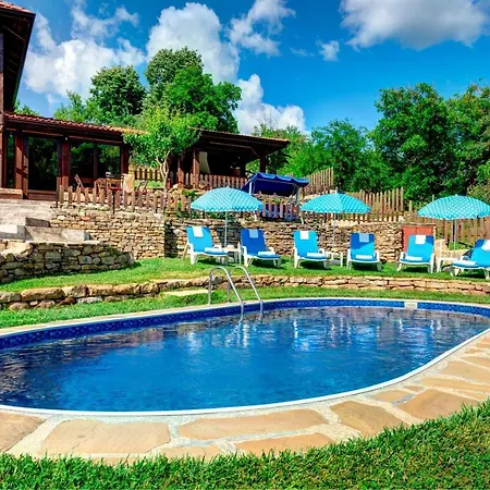 House Maya Tryavna