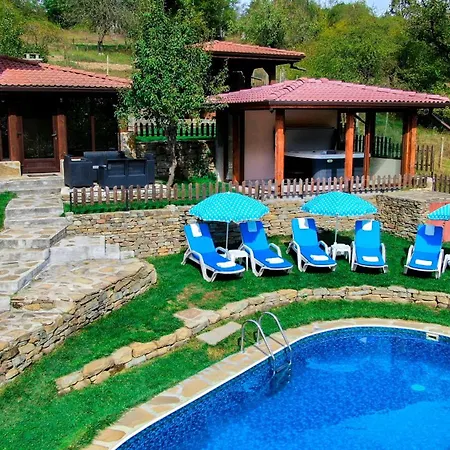 House Maya Pensiune