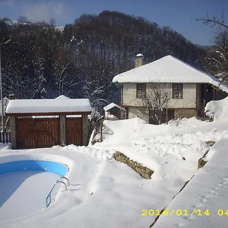 House Maya Guest house