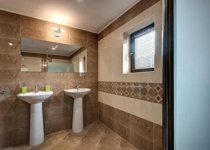 House Maya * Triawna